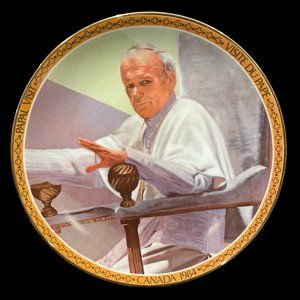 Vintage 1984 Pope John Paul II 8.5" Collector's Plate - Viletta Canada